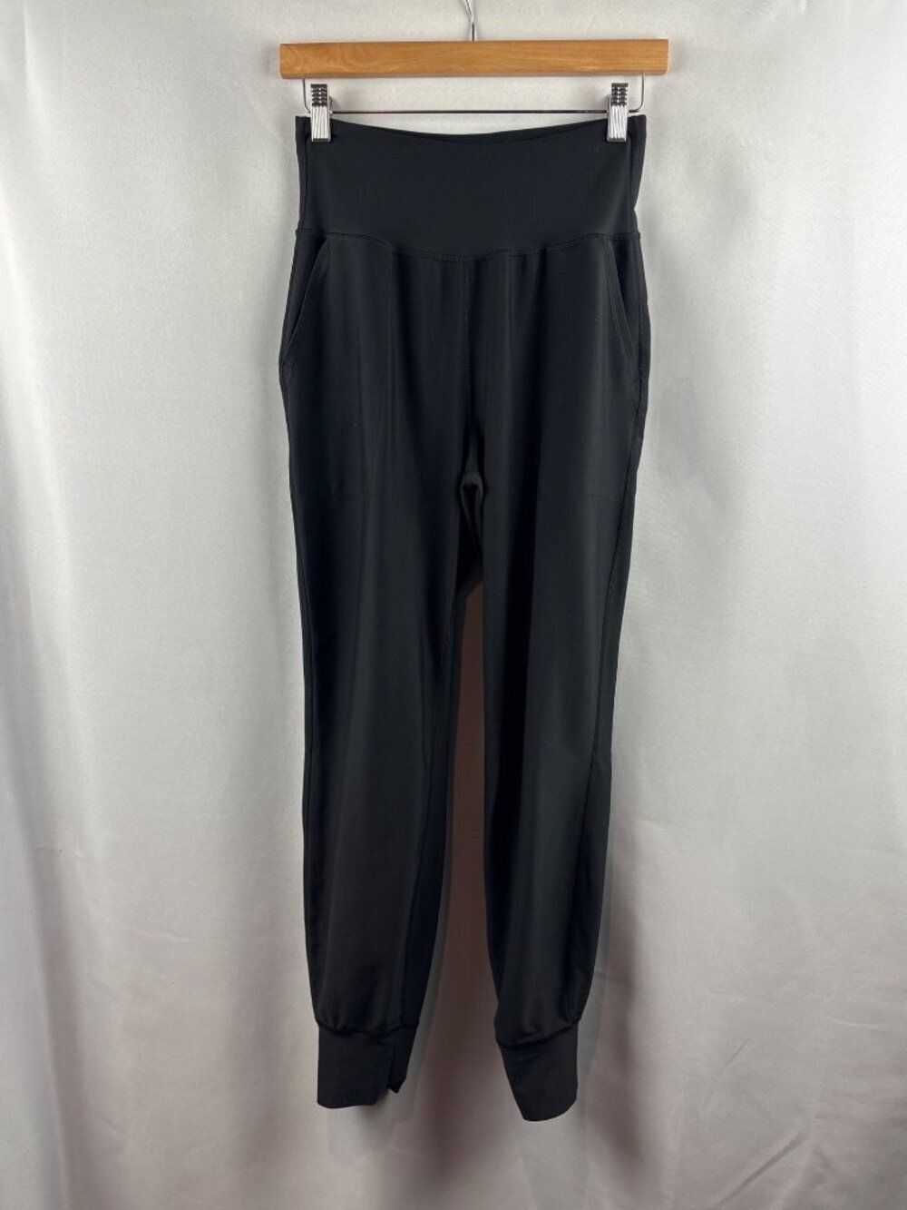 Women’s Old Navy Medium Black Leggings with Pockets